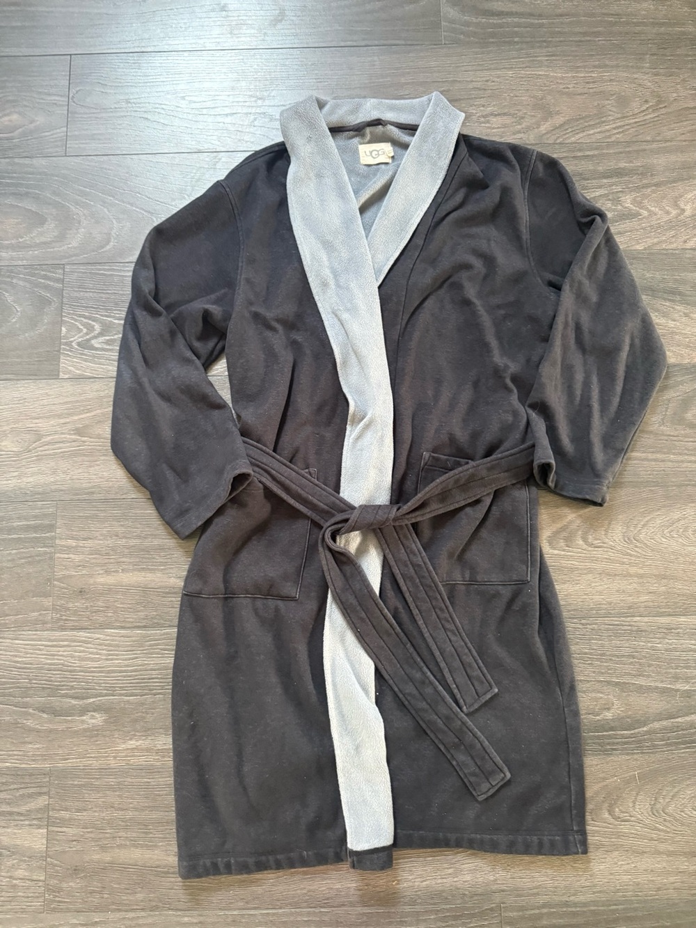 UGG Men's Black Robe with Light Gray Collar and Lining L/XL